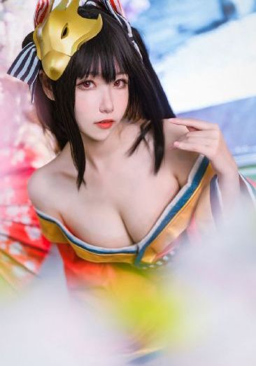欧美黑色西装美女图片_BD英语免费在线播放