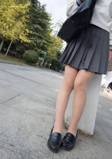 17女生主动让男生桶自己比_老版国语字幕