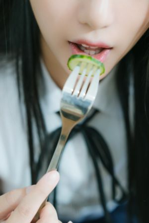欧美粉底液色号推荐_BD英语在线观看高清