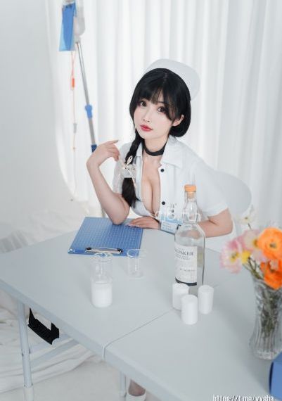 欧美吸烟女生图片_高清在线观看