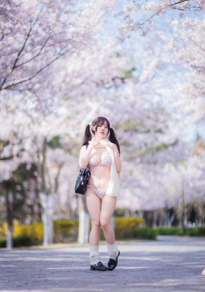 欧美式小型沙发_粤语中字在线观看