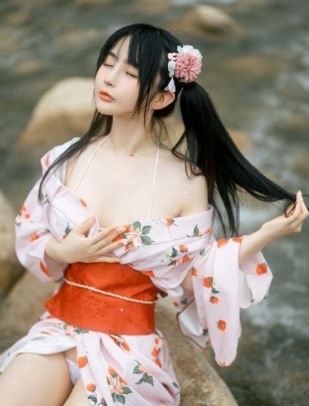 美女高清大图欧美_高清字幕版在线播放