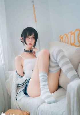 复古欧美宫廷长裙摆_高清版完整版未删减