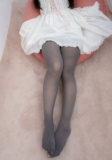 清纯女学生被啪到腿软的原因_4K全集免费观看