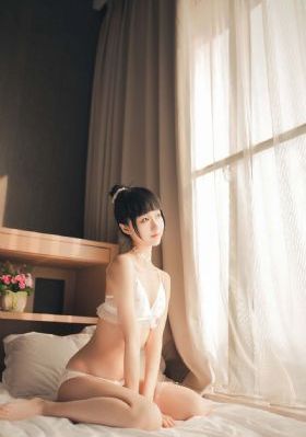 国产极品美女被艹_DVD免费观看超清