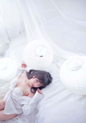 亚洲精品第一国产青草_迅雷下载电影