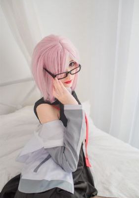 97欧美精品久久久久蜜桃_HD在线观看完整版